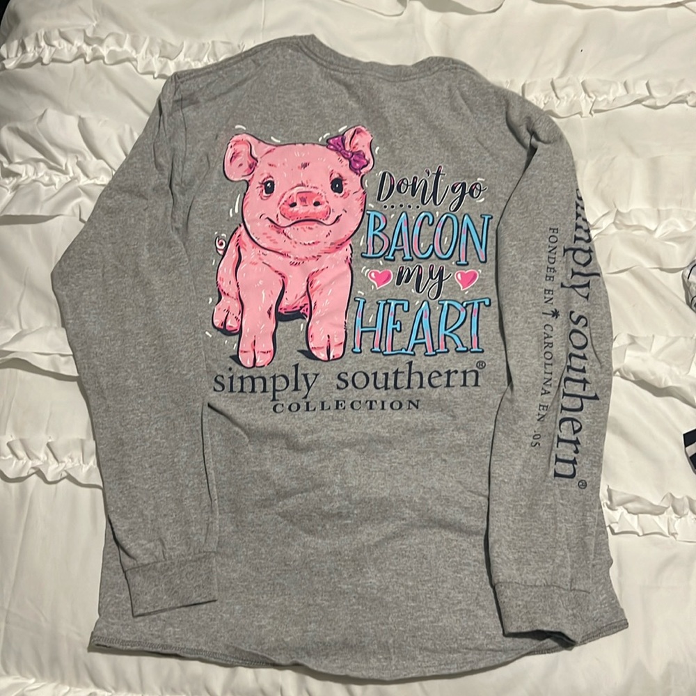 Woman’s Simply Southern long sleeve shirt. Size M